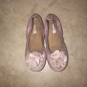Kids pink shoes